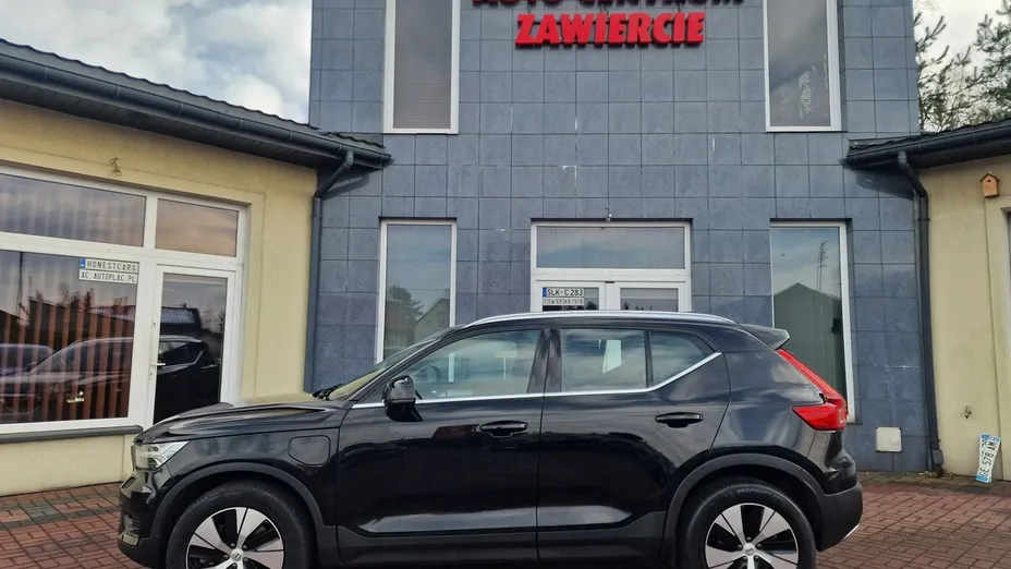 VOLVO XC40 -