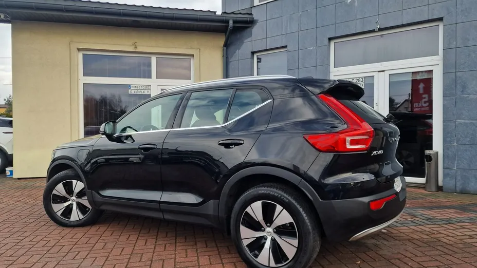 VOLVO XC40 -