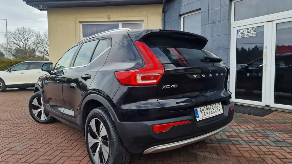 VOLVO XC40 -