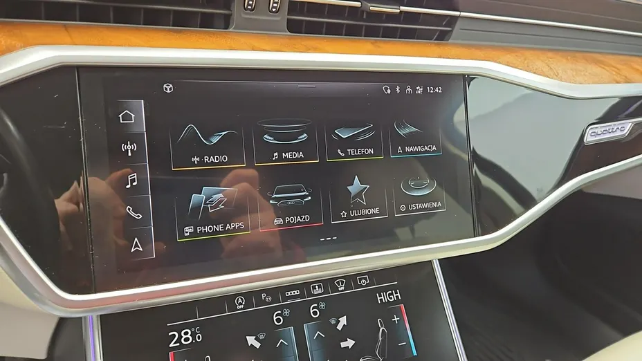 AUDI A6 -