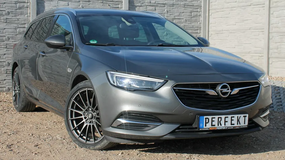 OPEL Insignia -