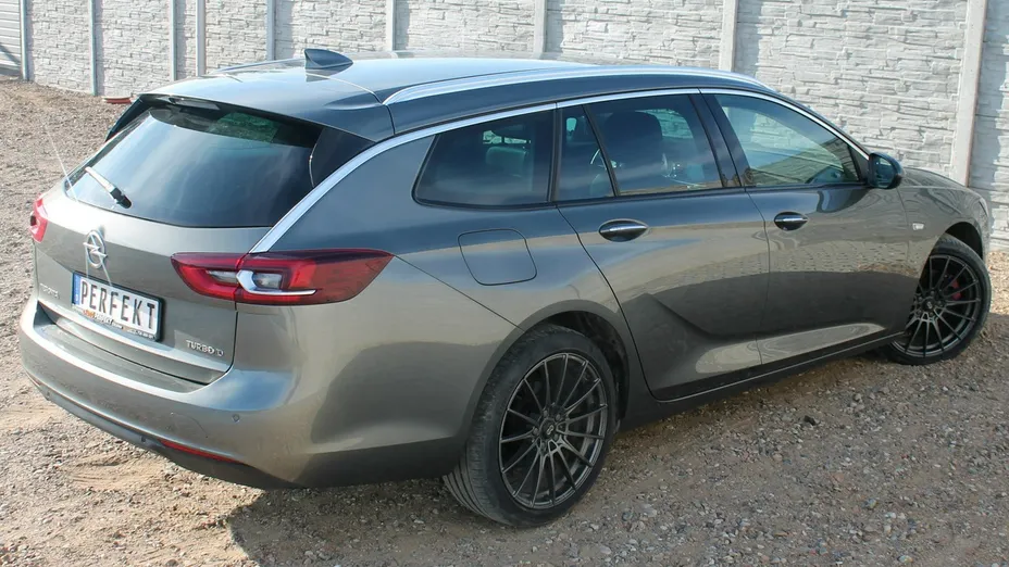 OPEL Insignia -