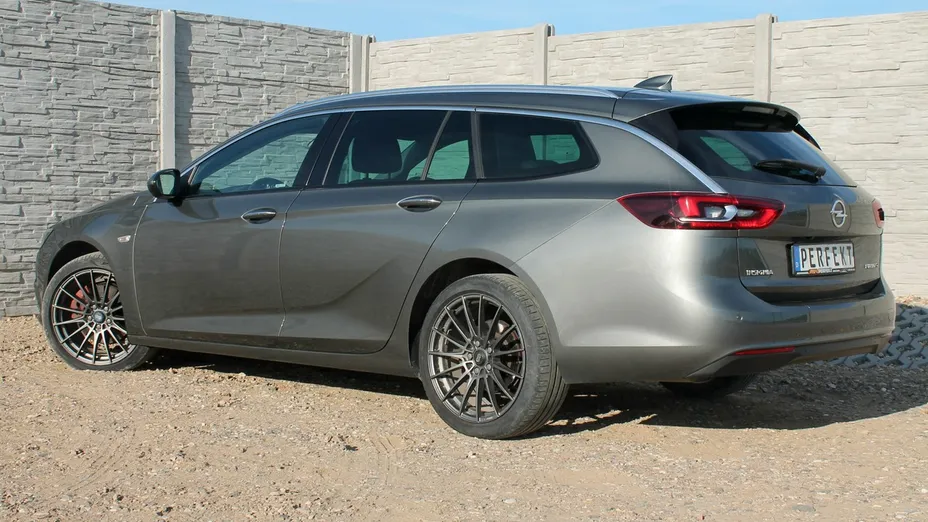 OPEL Insignia -