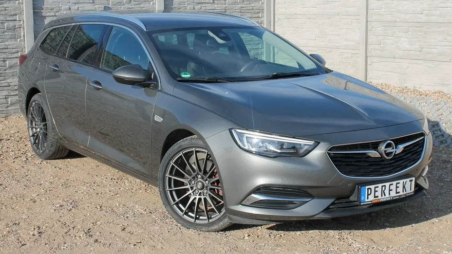 OPEL Insignia -