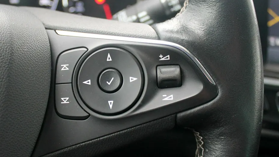 OPEL Insignia -