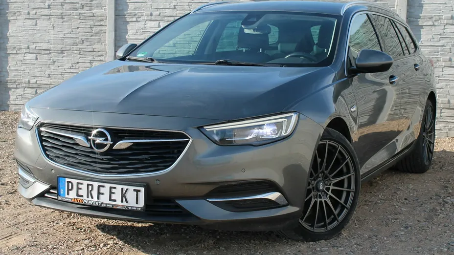 OPEL Insignia -