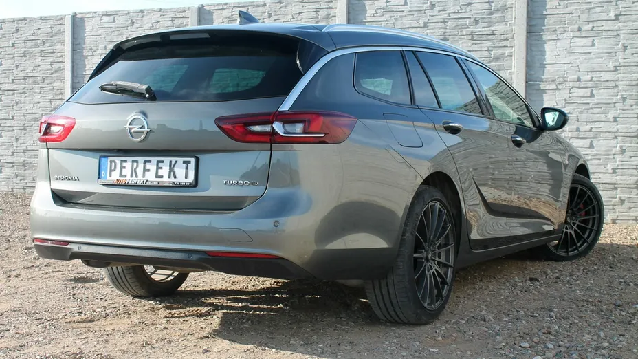 OPEL Insignia -