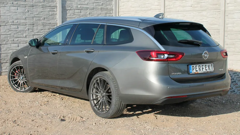 OPEL Insignia -
