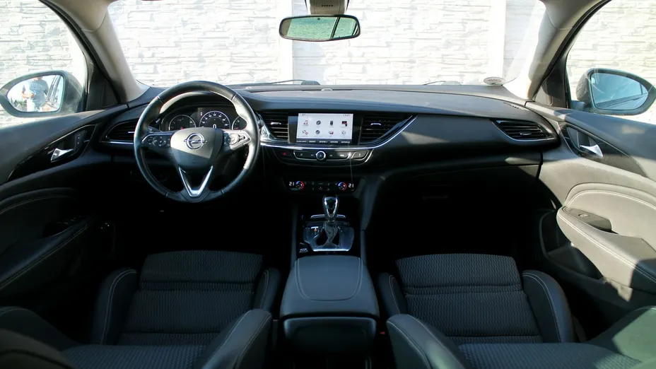 OPEL Insignia -