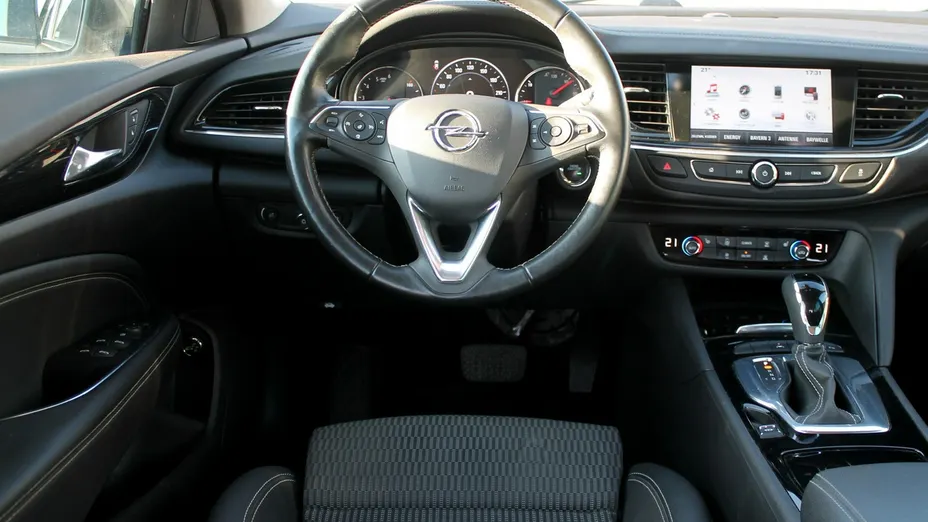 OPEL Insignia -