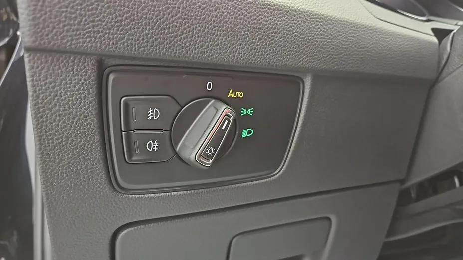 VOLKSWAGEN Passat -