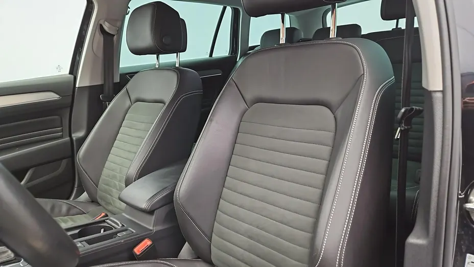 VOLKSWAGEN Passat -