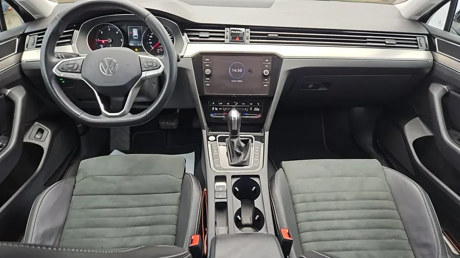 VOLKSWAGEN Passat -