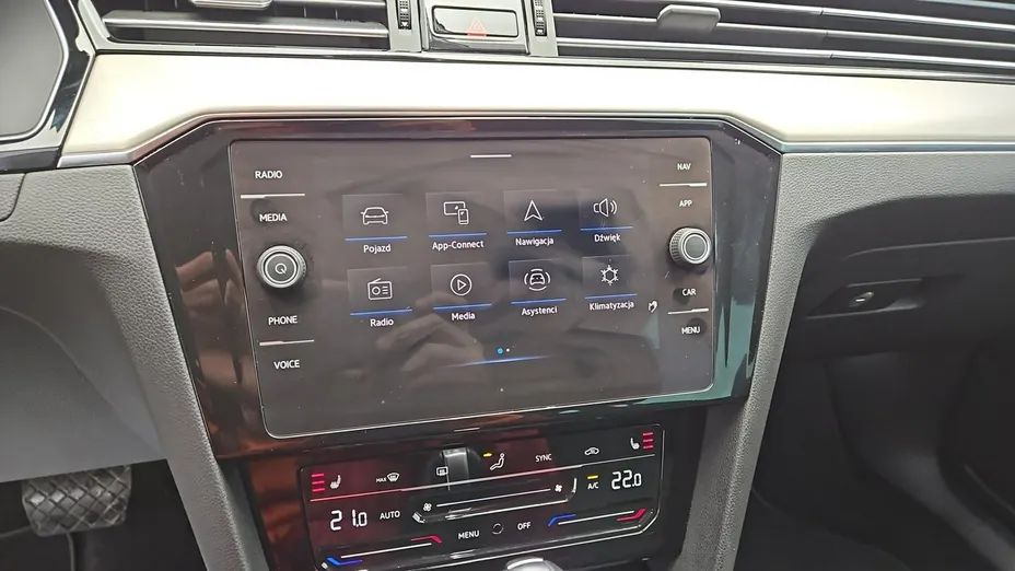 VOLKSWAGEN Passat -