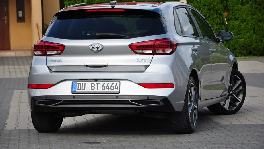 HYUNDAI i30 -