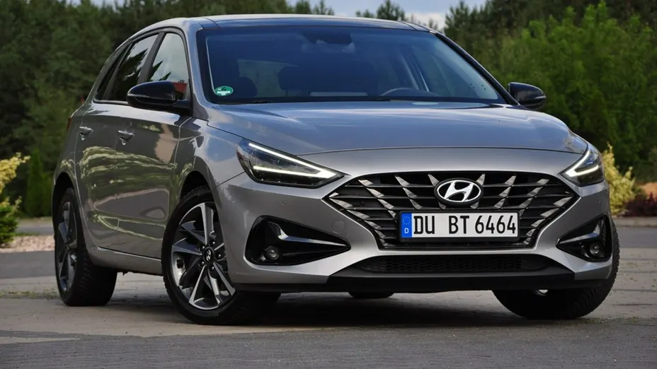 HYUNDAI i30 -