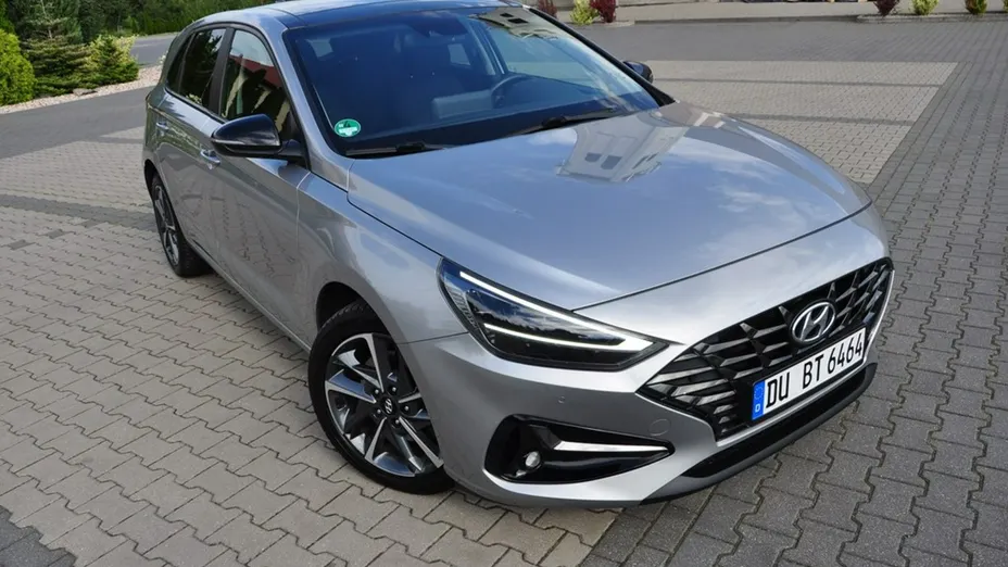 HYUNDAI i30 -