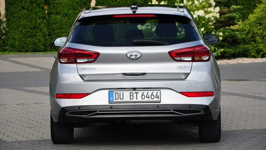 HYUNDAI i30 -