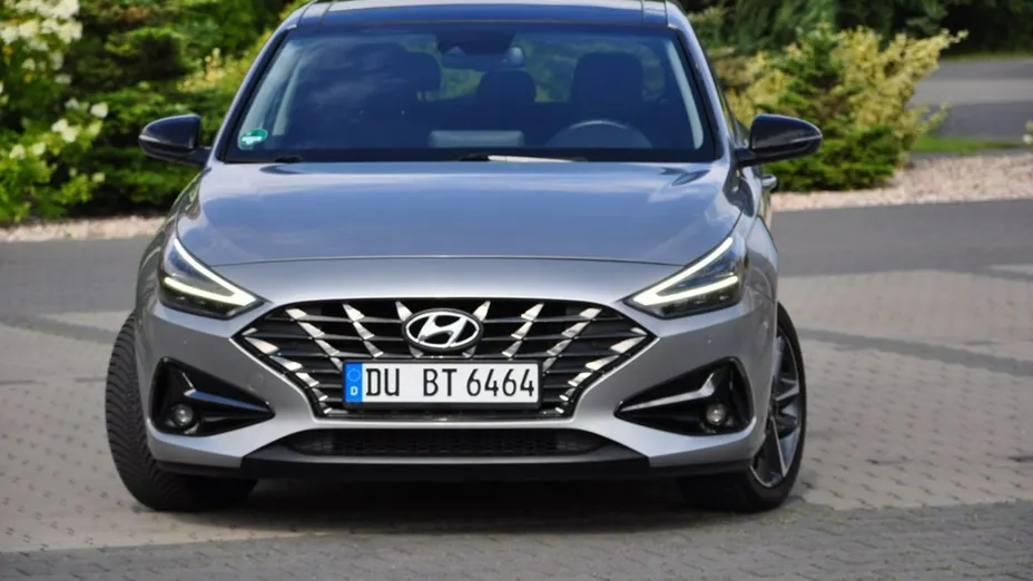 HYUNDAI i30 -