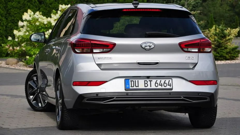 HYUNDAI i30 -