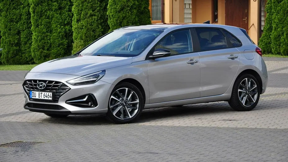 HYUNDAI i30 -