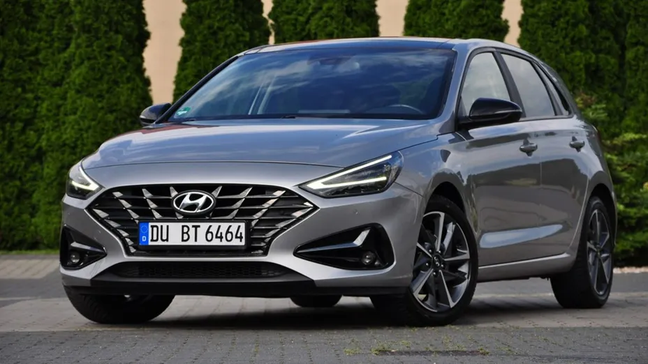 HYUNDAI i30 -