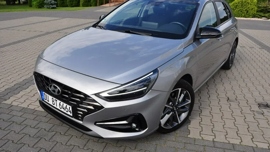 HYUNDAI i30 -
