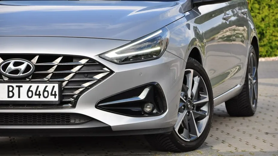 HYUNDAI i30 -