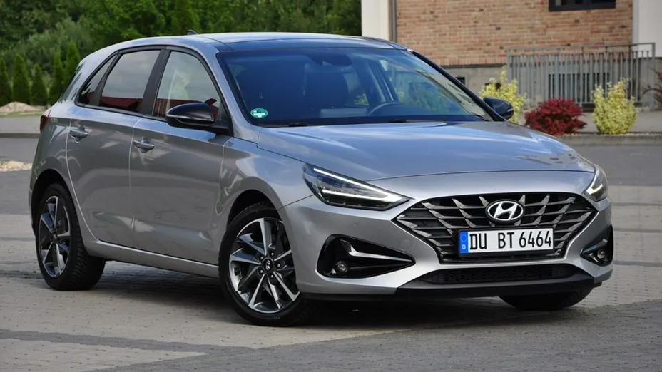 HYUNDAI i30 -