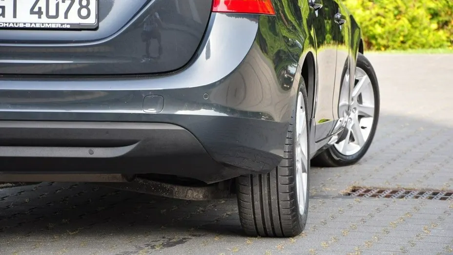VOLVO V60 -