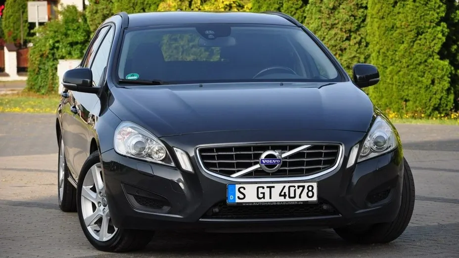 VOLVO V60 -
