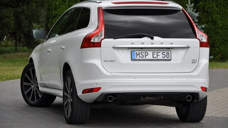 VOLVO XC60 -