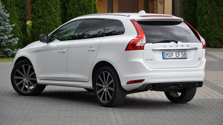 VOLVO XC60 -