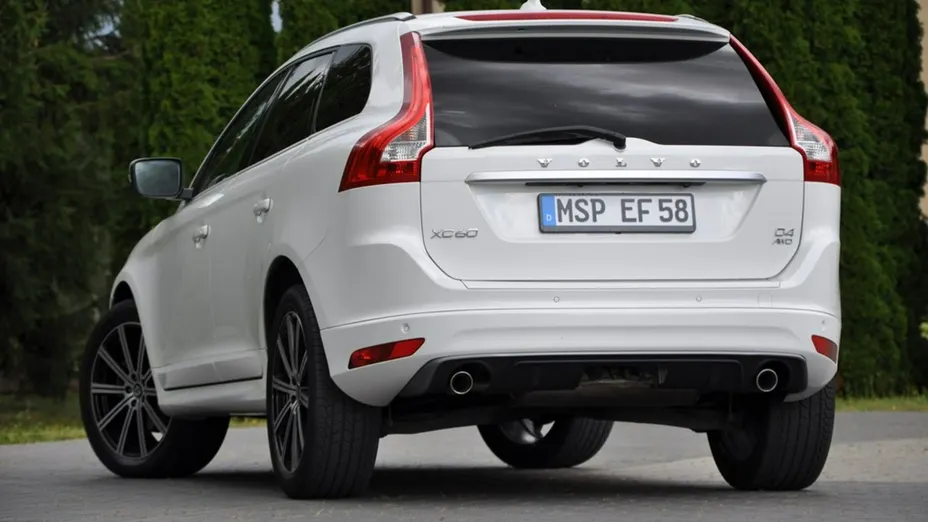 VOLVO XC60 -