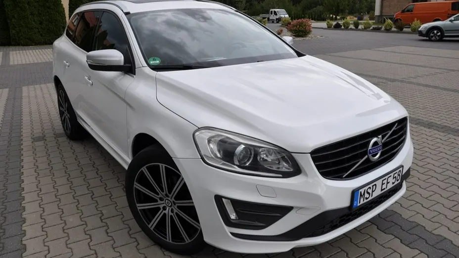 VOLVO XC60 -