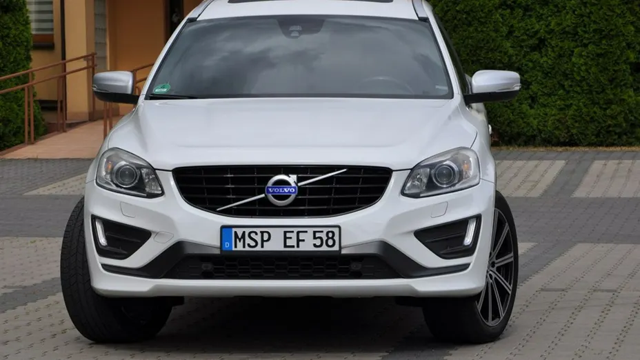 VOLVO XC60 -