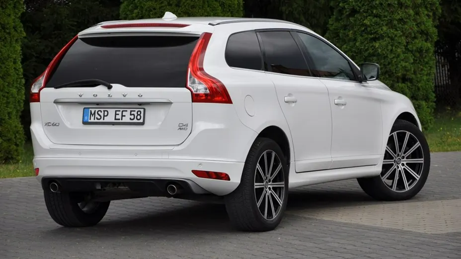 VOLVO XC60 -
