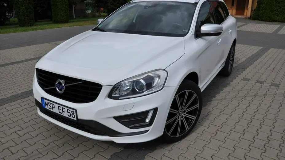VOLVO XC60 -