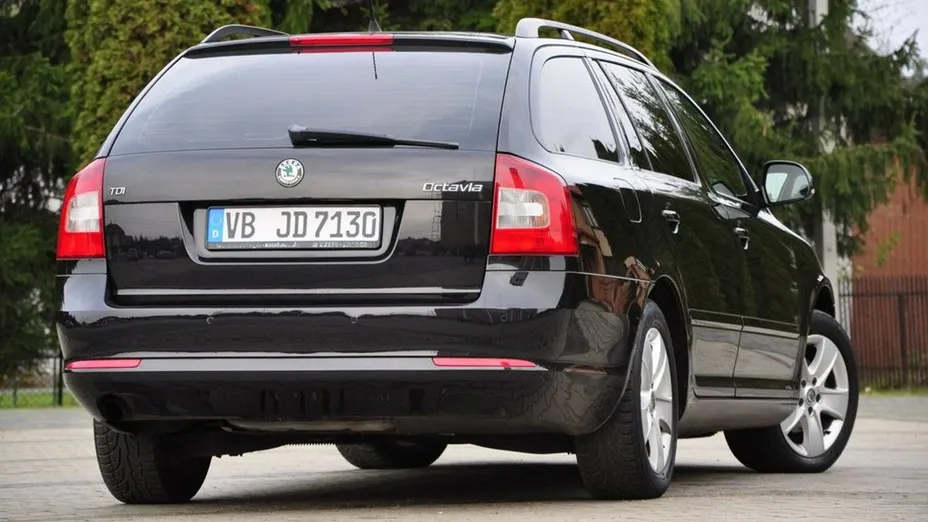 SKODA Octavia -