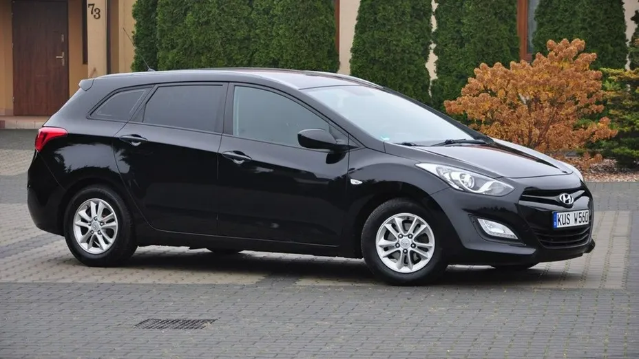 HYUNDAI i30 -