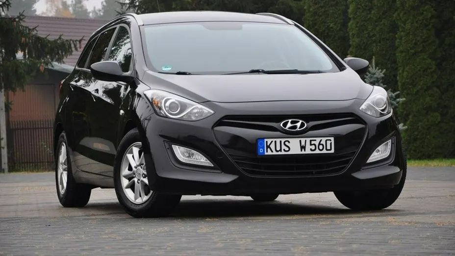 HYUNDAI i30 -