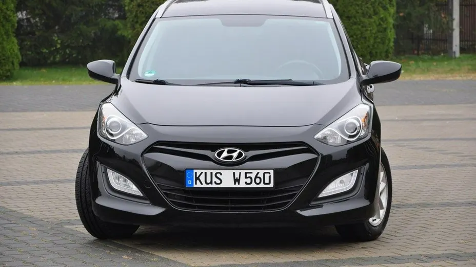 HYUNDAI i30 -