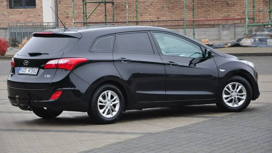 HYUNDAI i30 -