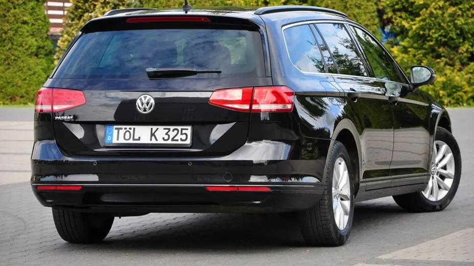 VOLKSWAGEN Passat -