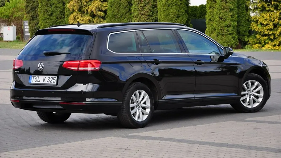 VOLKSWAGEN Passat -