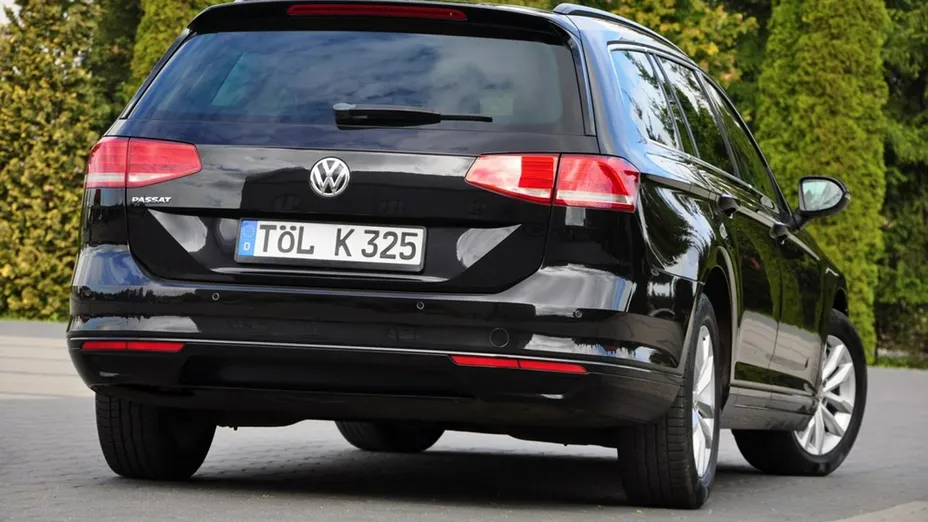 VOLKSWAGEN Passat -
