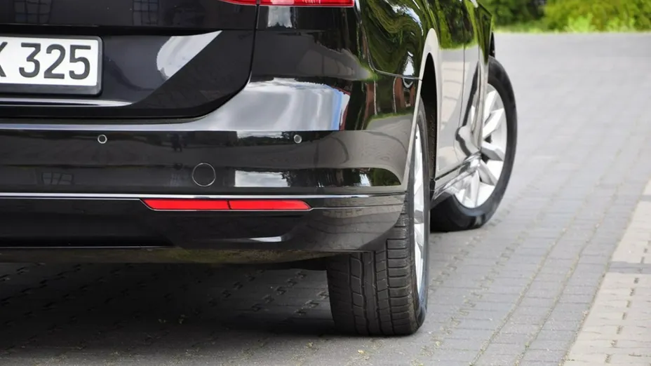 VOLKSWAGEN Passat -