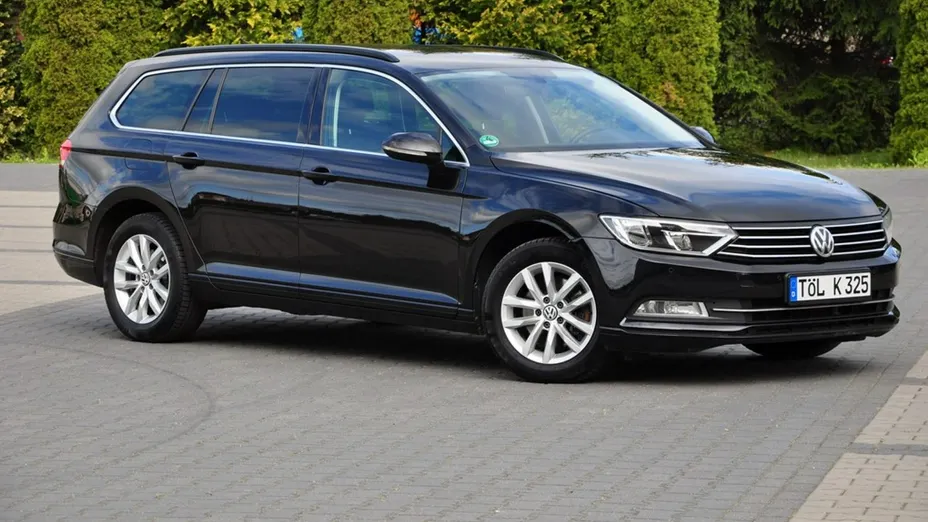 VOLKSWAGEN Passat -