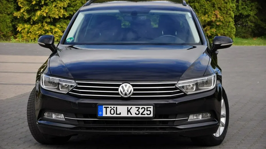 VOLKSWAGEN Passat -