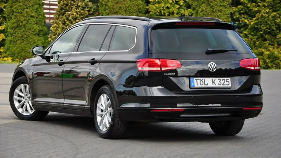 VOLKSWAGEN Passat -
